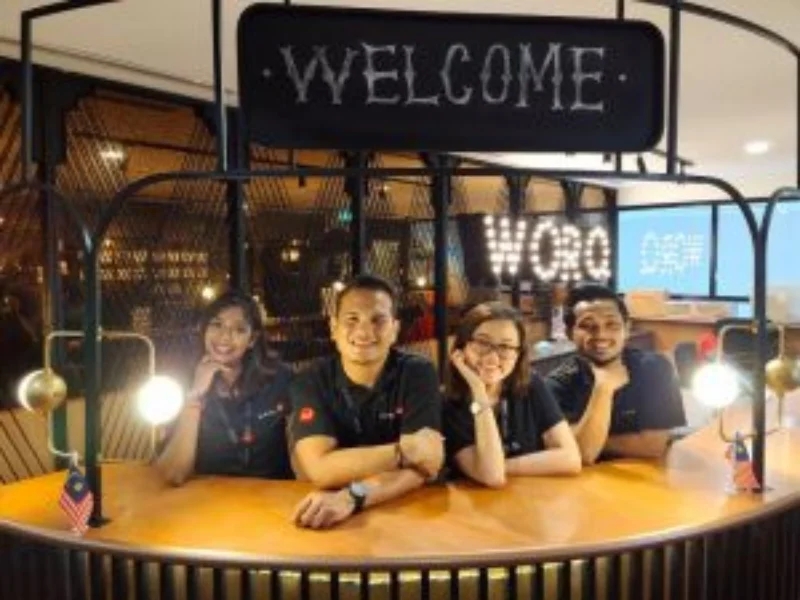 Friendly front desk team to assist you in a coworking space